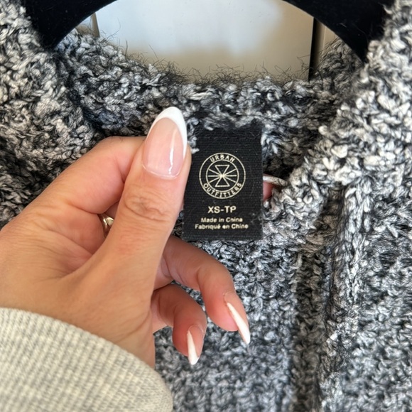 Urban outfitters hoodie - Picture 3 of 6